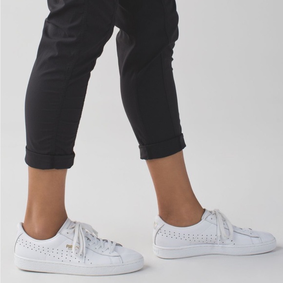 74. RARE Lululemon Street To Studio Pant black *Unlined 4 - Picture 7 of 10